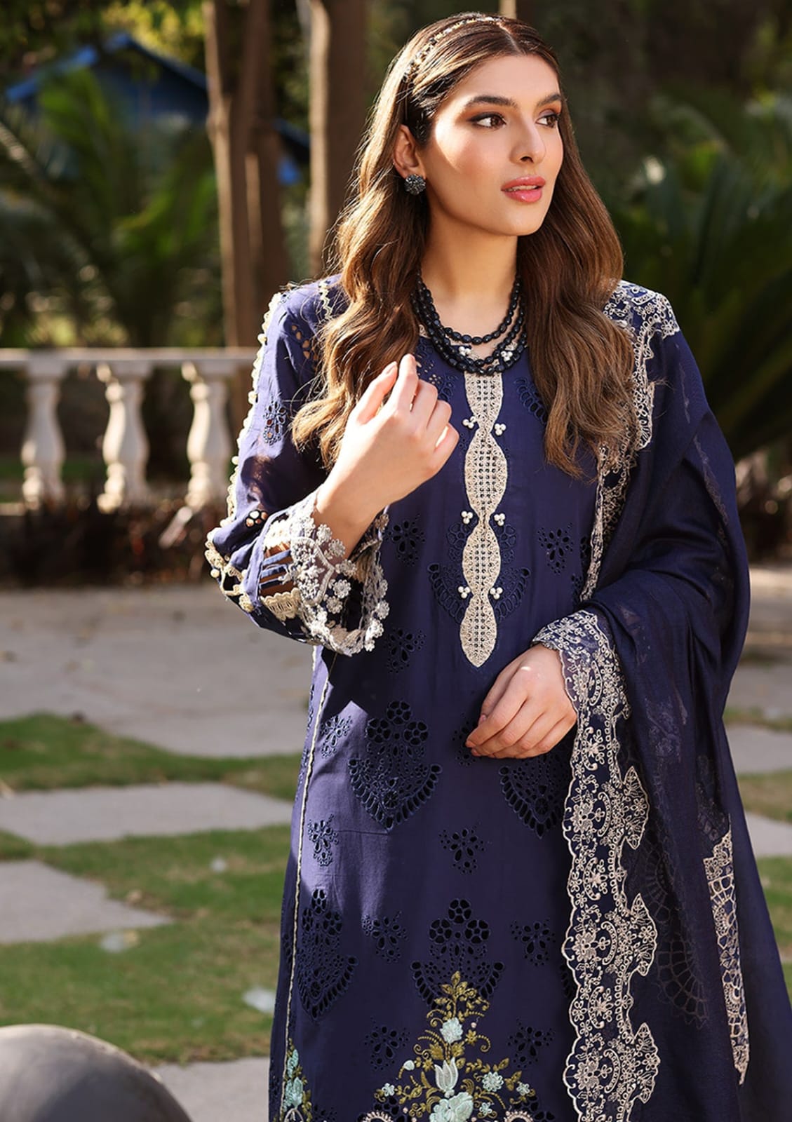 chikankari embroidered luxury lawn cotton unstitched 3pc✓