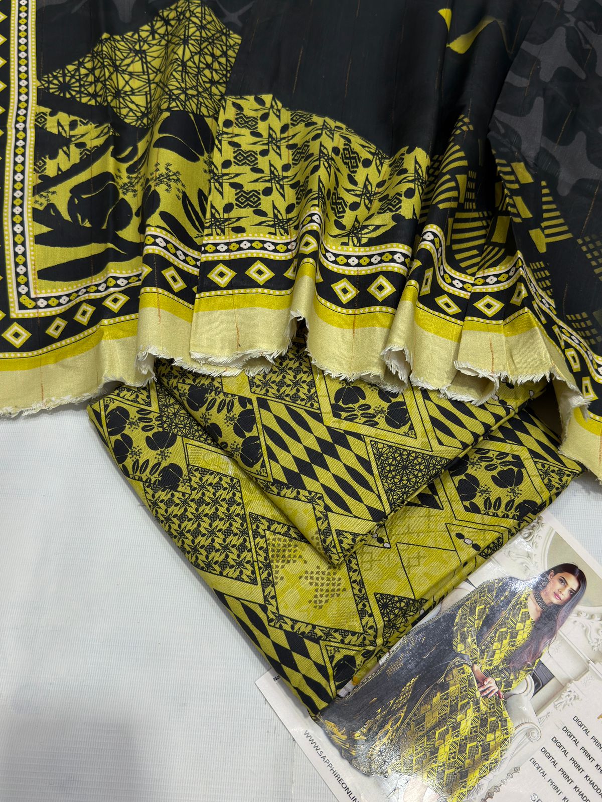 Khaddar digital printed unstitched 3 piece dress