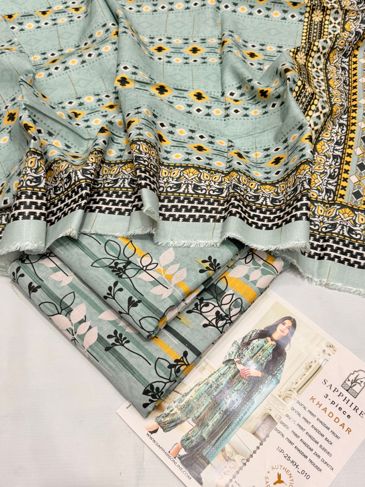 Khaddar digital printed unstitched 3 piece dress