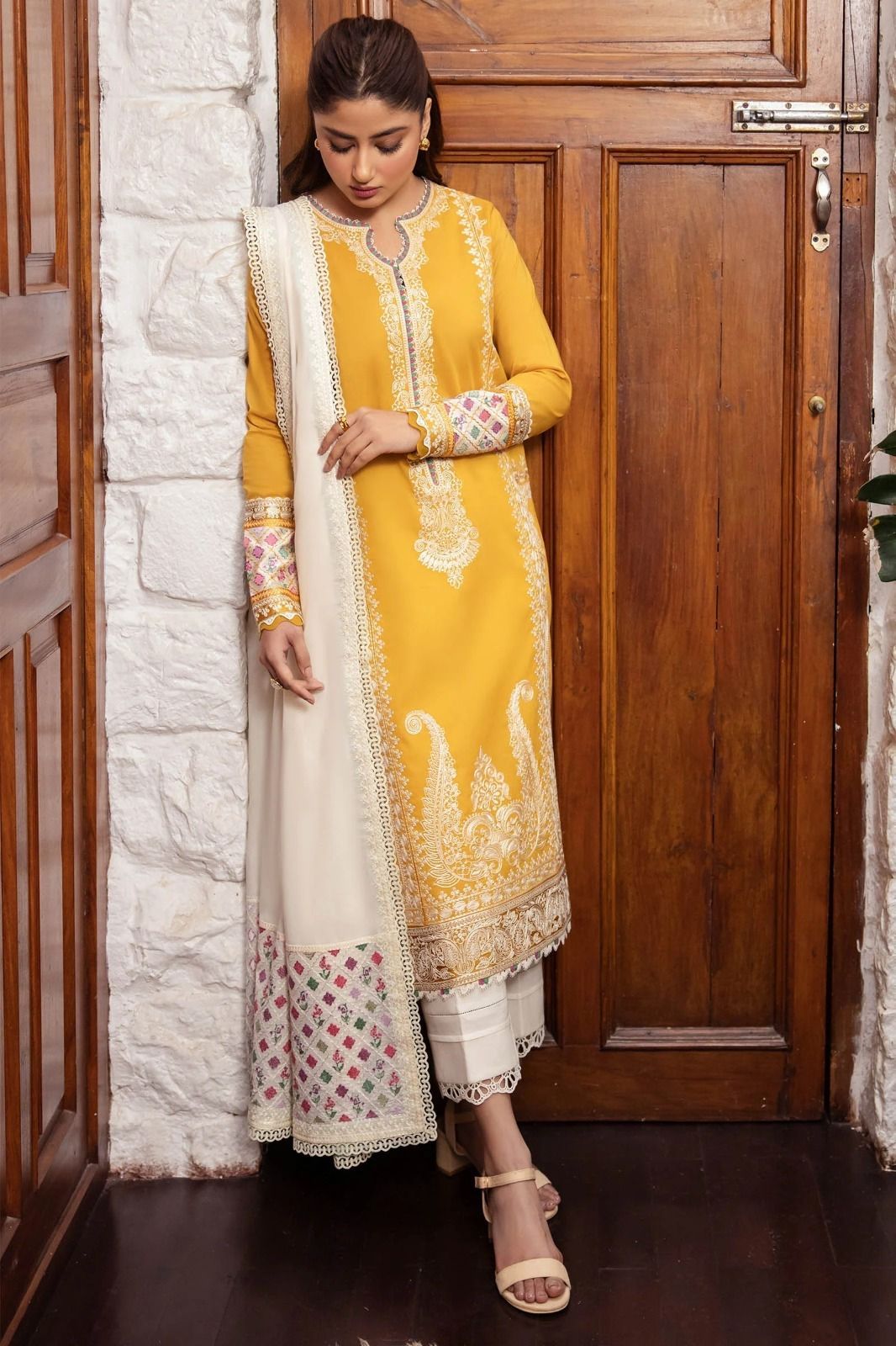 Dhanak embroidered  unstitched 3 piece dress